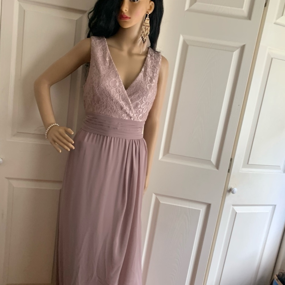 Beautiful Evening Gown - Picture 11 of 16